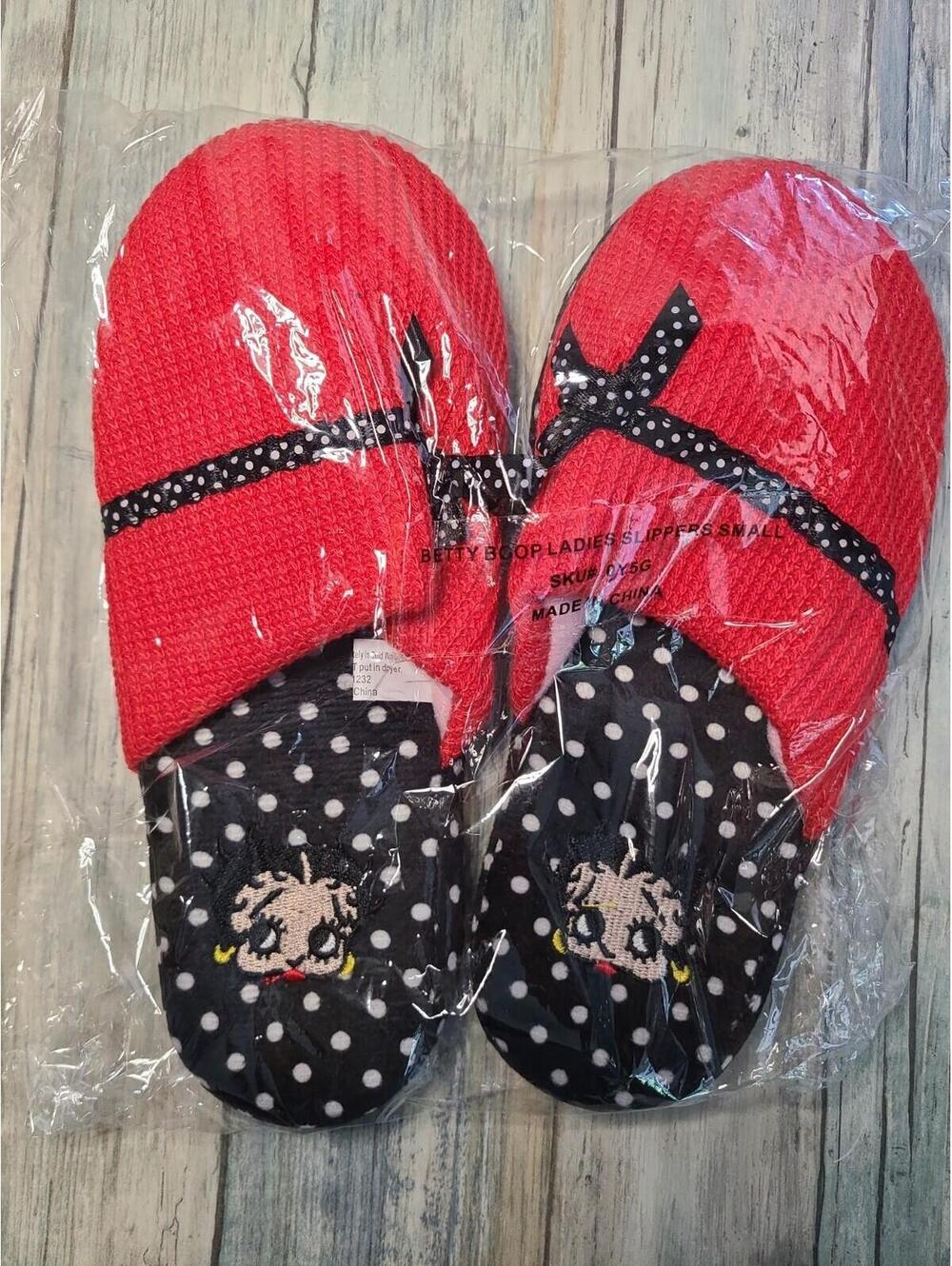 Ladies' Retro Polka Dot House Shoes – Soft Red and Black Slip-Ons, Large (9-10)